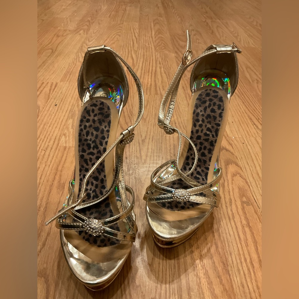 Gold platform heel size 9.